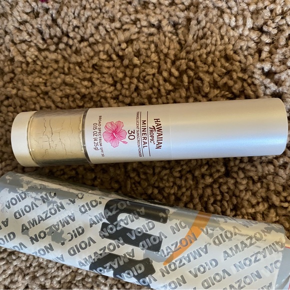 Hawaiian Tropic Translucent Mineral Powder Sunscreen Brush SPF 30 |0.15 oz - Picture 4 of 9